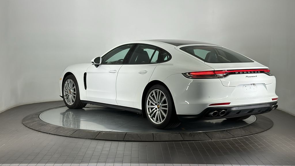 2022 Porsche Panamera 4 3