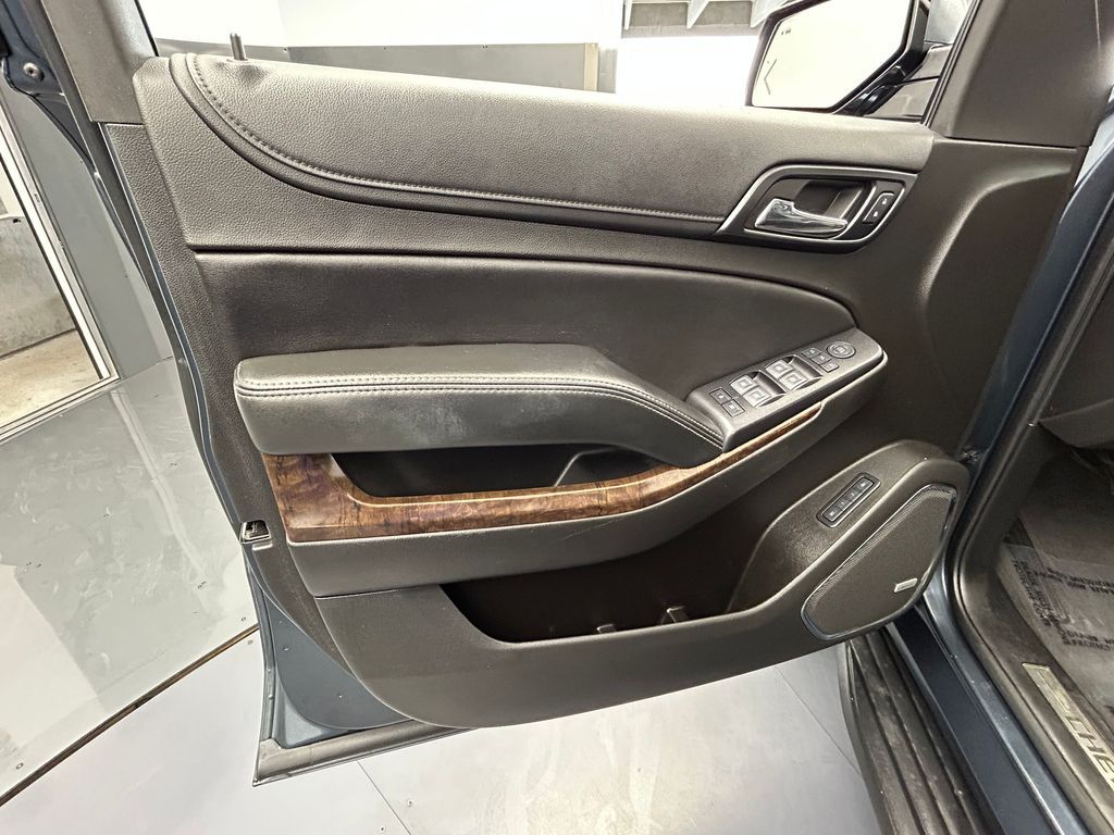 Used 2020 Shadow Gray Metallic Chevrolet LT image 22