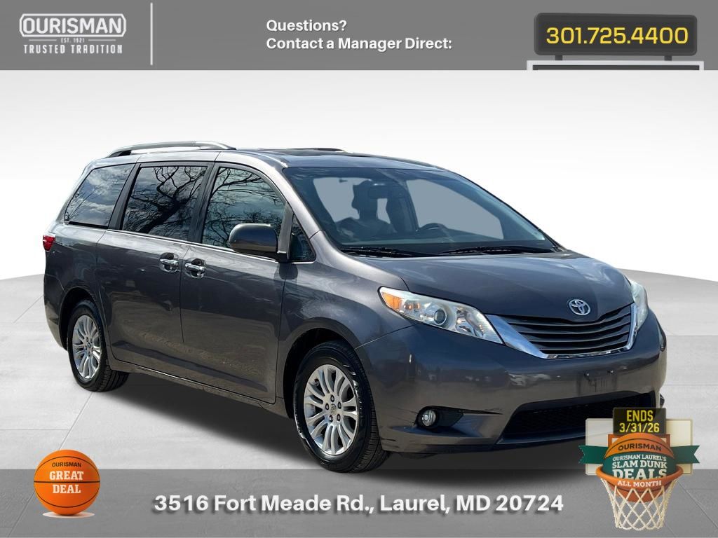 2015 Toyota Sienna XLE 7-Passenger Auto Access Seat