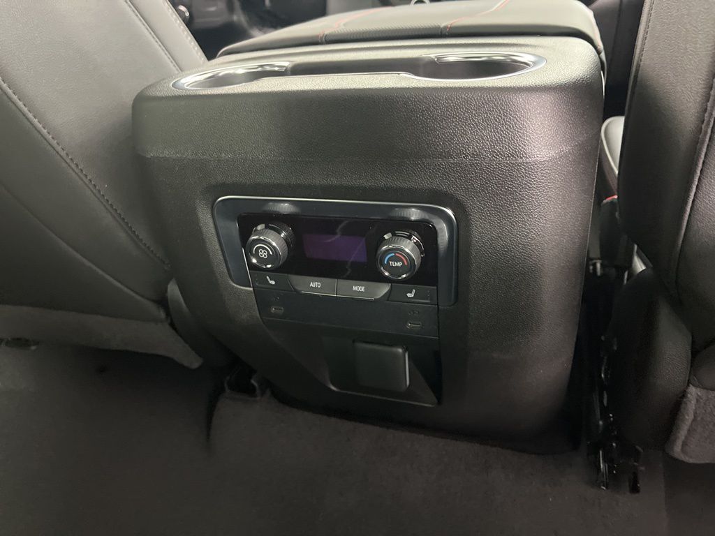 Thumbnail: 2026 Chevrolet Suburban - 12