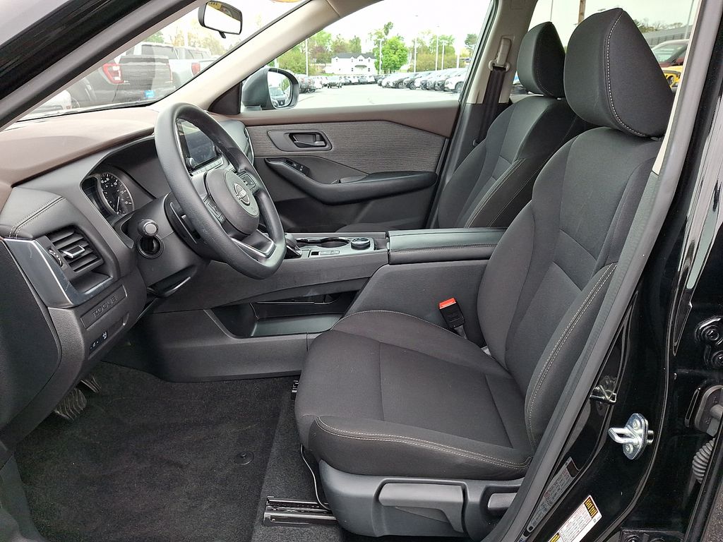 2023 Nissan Rogue — photo 13