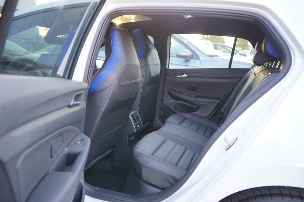 2024 Volkswagen Golf R 13