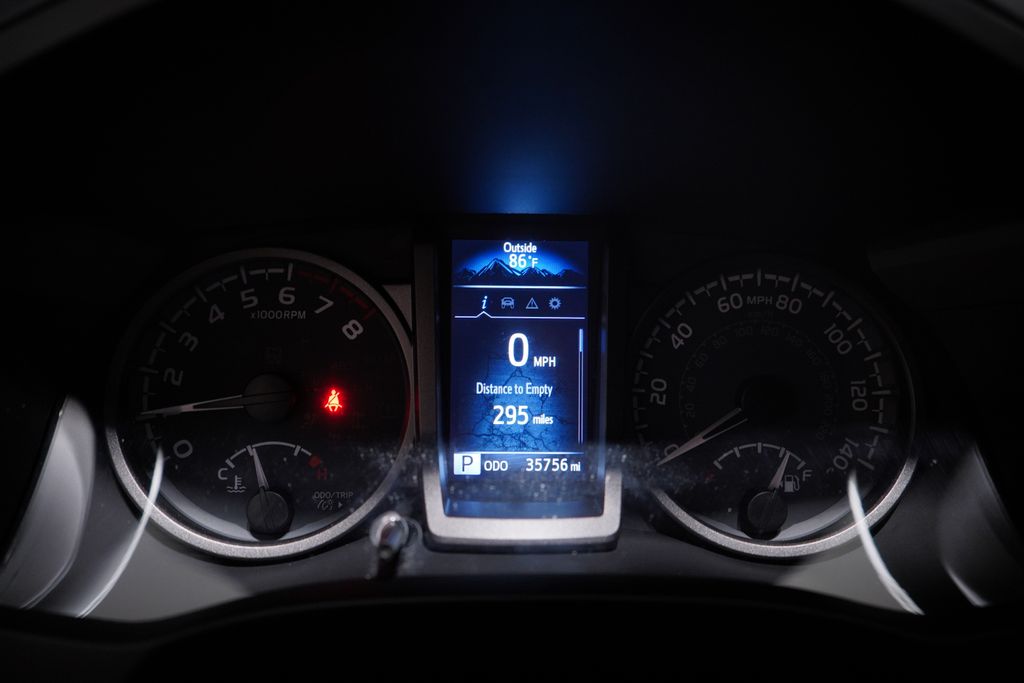 Thumbnail: 2021 Toyota Tacoma - 19
