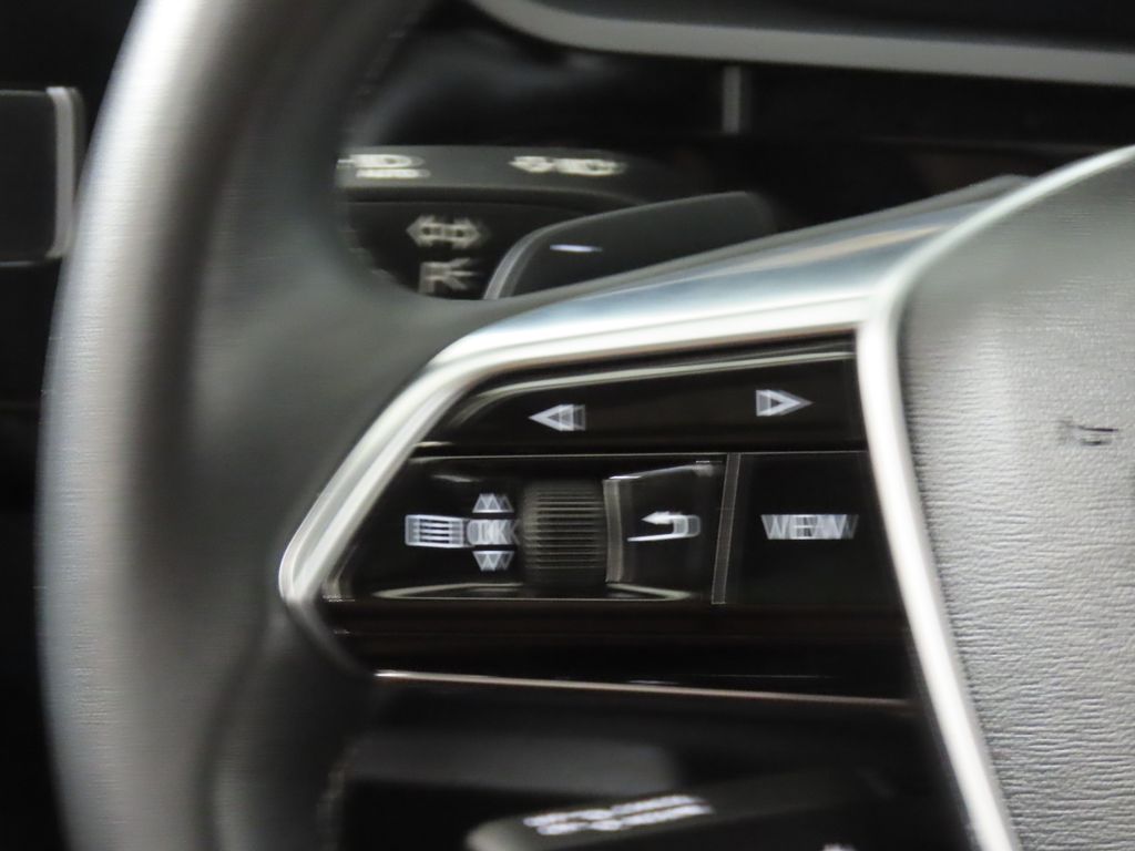 Thumbnail: 2024 Audi Q8 e-tron - 15