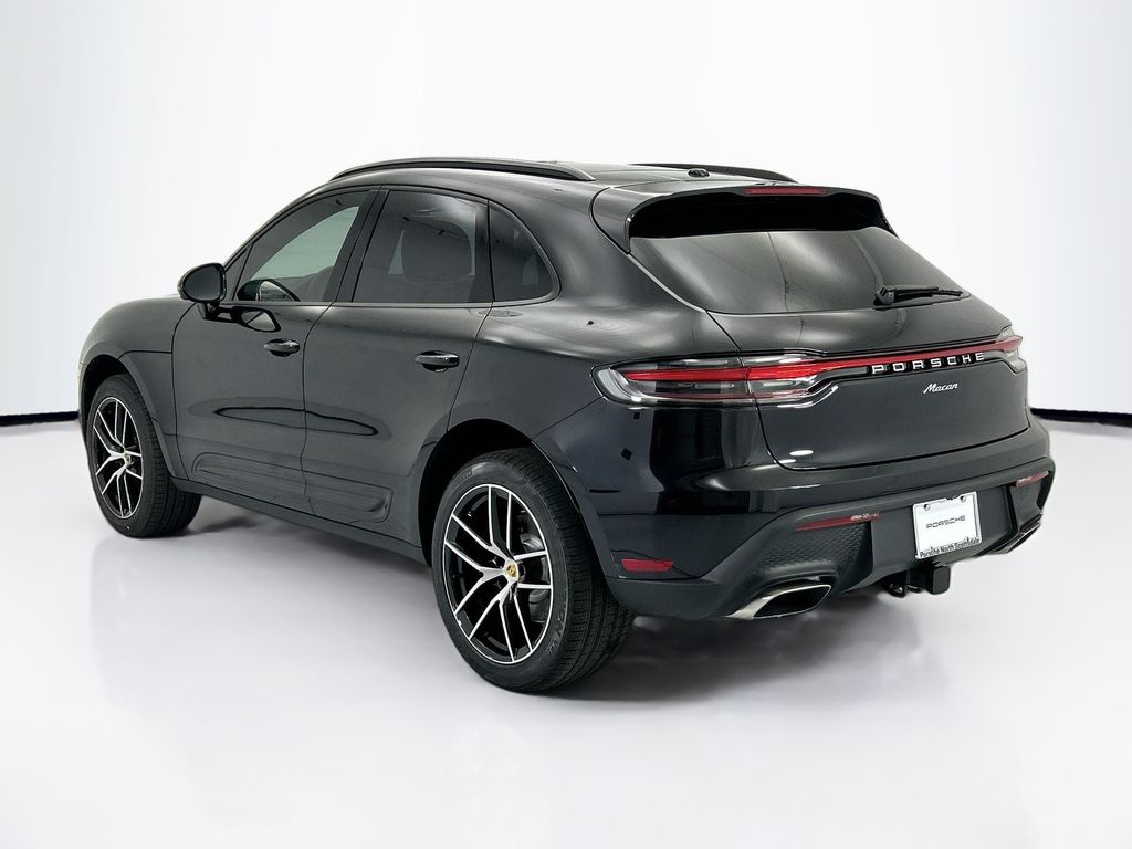 Thumbnail: 2026 Porsche Macan - 3