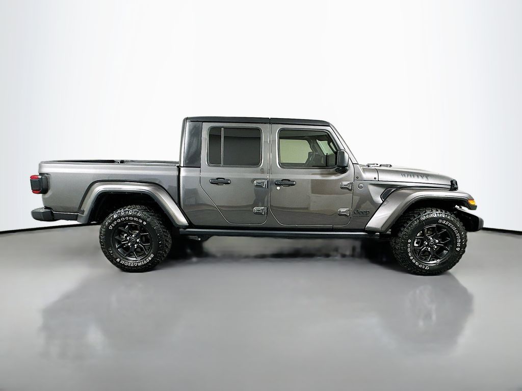Thumbnail: 2024 Jeep Gladiator - 4