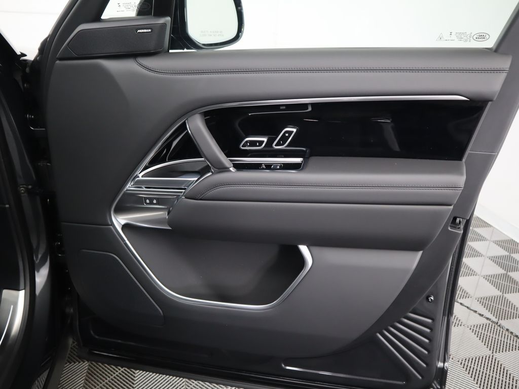 Thumbnail: 2025 Land Rover Range Rover - 26