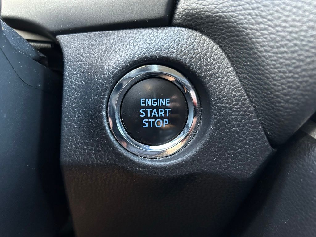 Thumbnail: 2021 Toyota RAV4 - 28