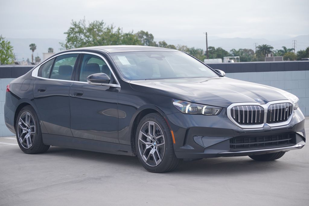 Thumbnail: 2026 BMW i5 - 3