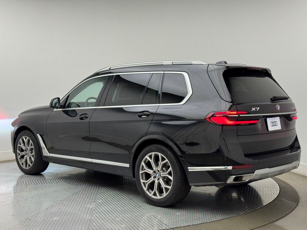 2023 BMW X7 xDrive40i 9
