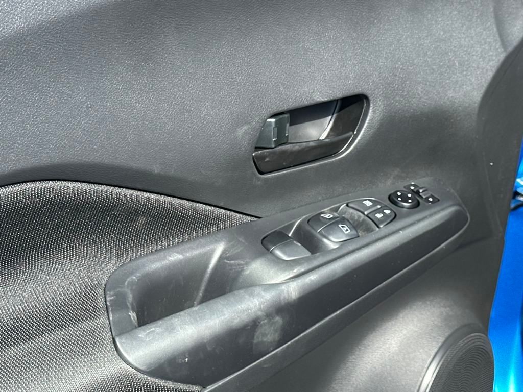 2025 Nissan Kicks S photo