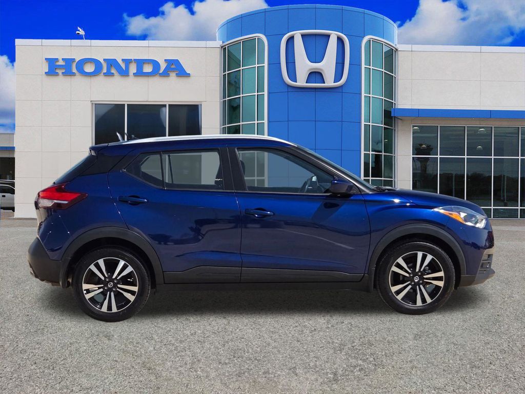 Used 2019 Nissan Kicks SV with VIN 3N1CP5CU4KL549004 for sale in Weatherford, TX