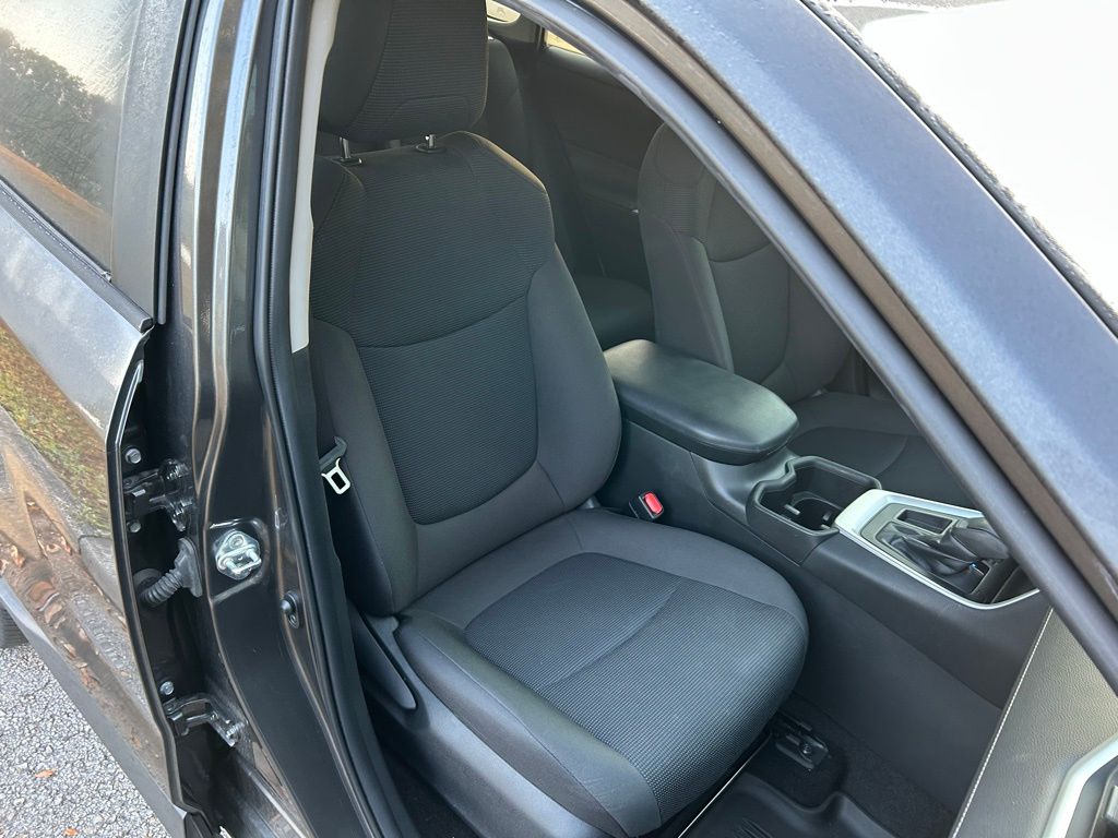2022 Toyota RAV4 LE 15