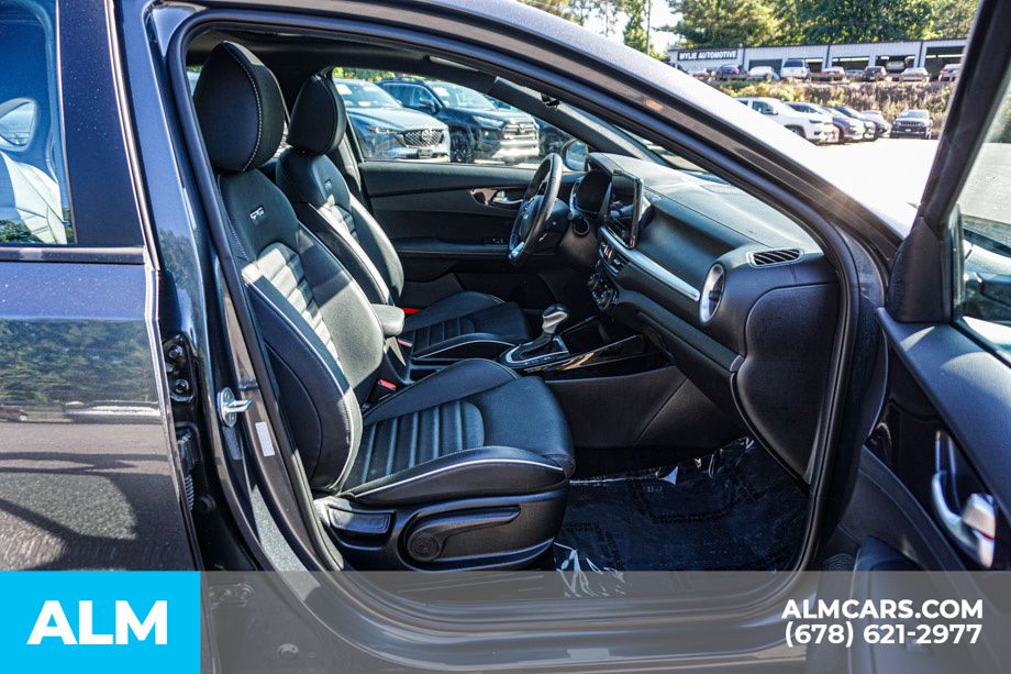 2023 Kia Forte GT-Line photo 16
