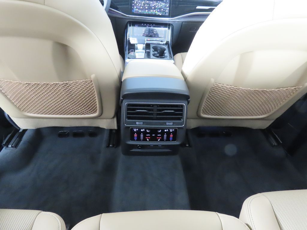 Thumbnail: 2026 Audi Q7 - 24