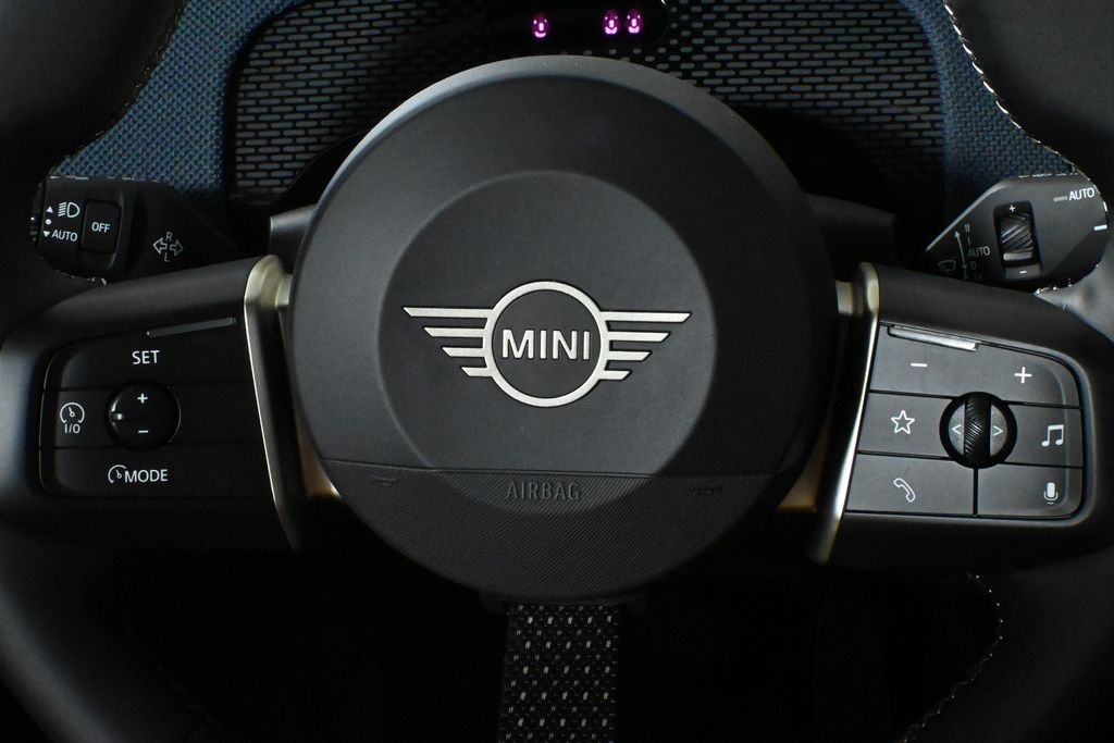 2025 MINI Cooper Countryman Iconic 20
