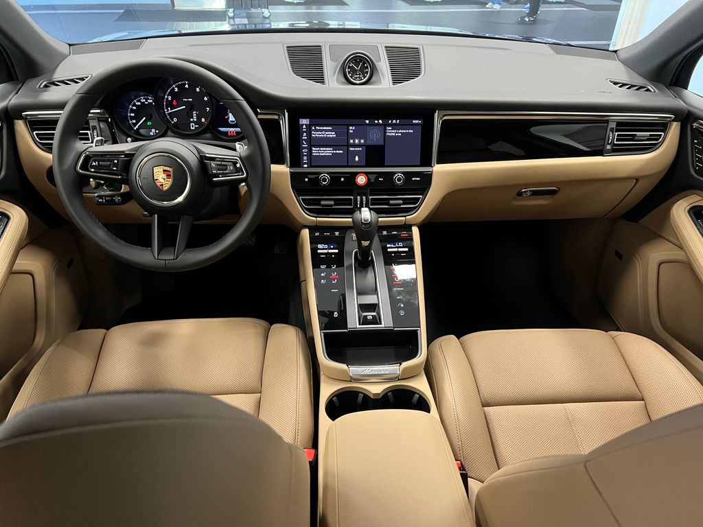 Thumbnail: 2026 Porsche Macan - 14