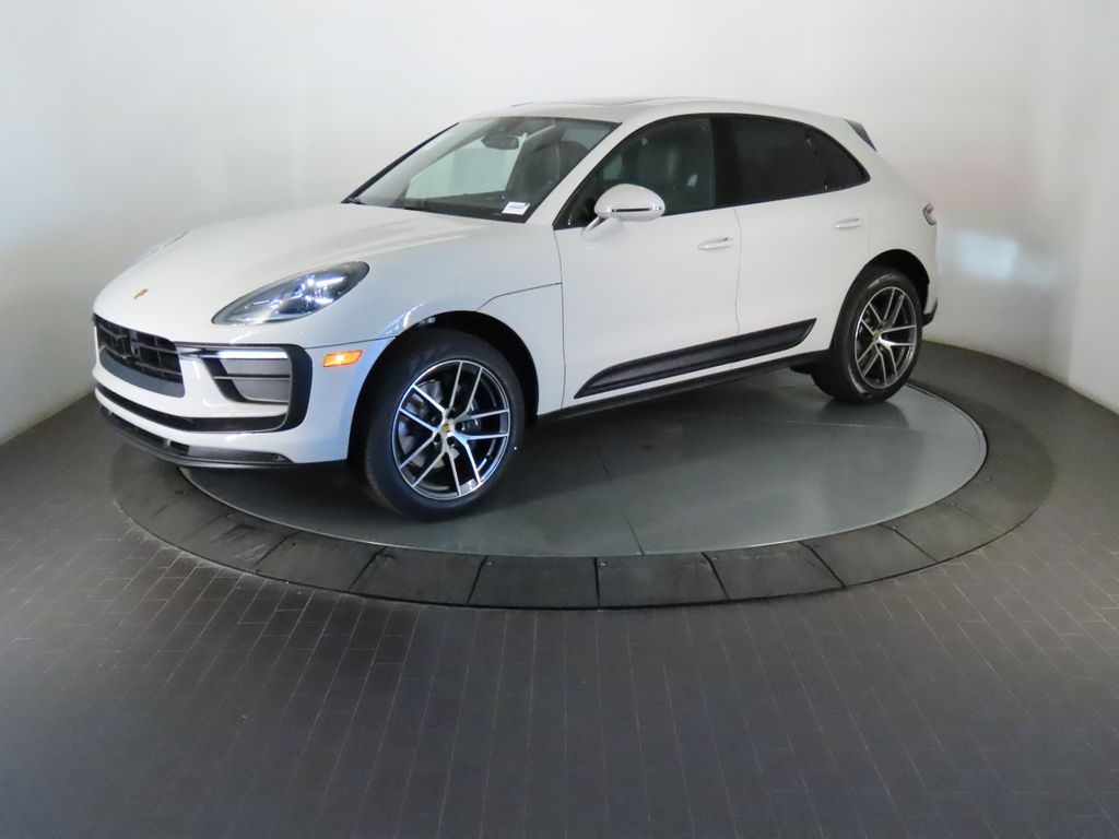 Thumbnail: 2026 Porsche Macan - 1