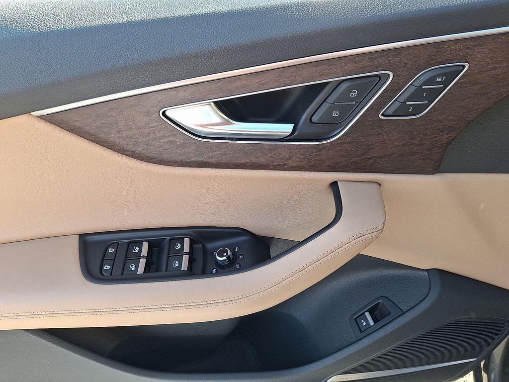 Thumbnail: 2022 Audi Q7 - 12