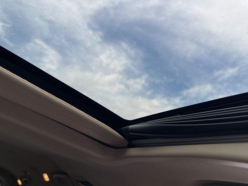 Thumbnail: 2015 Toyota Sienna - 11