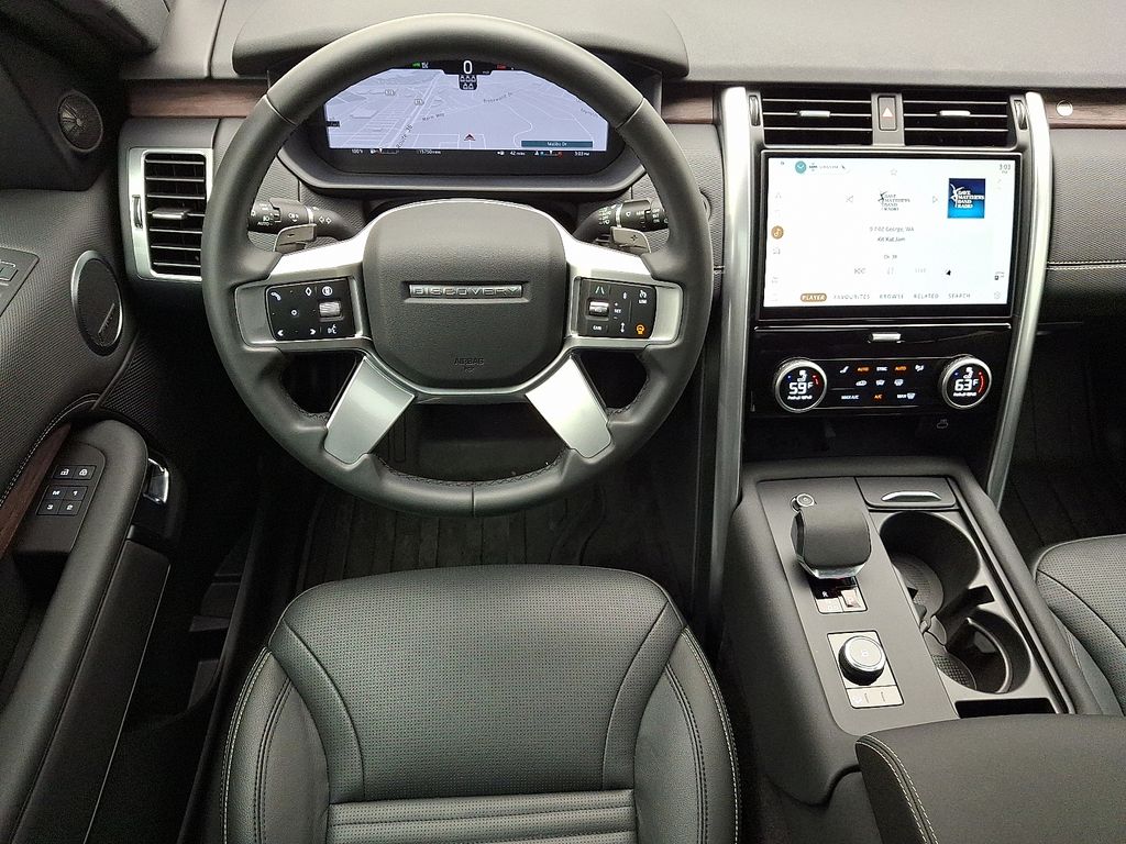Thumbnail: 2024 Land Rover Discovery - 13