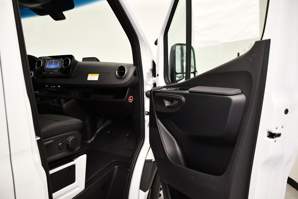 Thumbnail: 2026 Mercedes-Benz Sprinter - 29