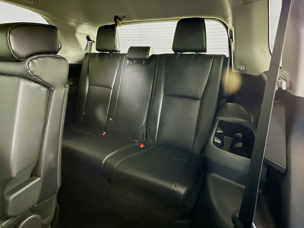 Thumbnail: 2025 Toyota Grand Highlander - 28