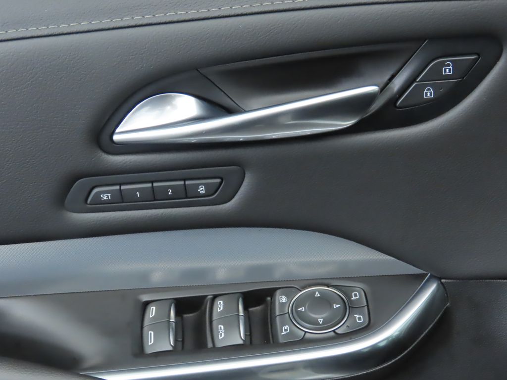 Thumbnail: 2022 Cadillac XT4 - 23