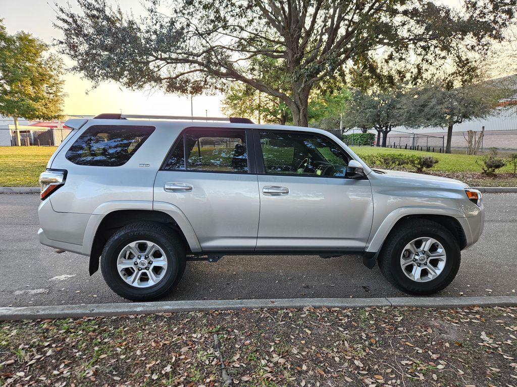 2023 Toyota 4Runner SR5 6