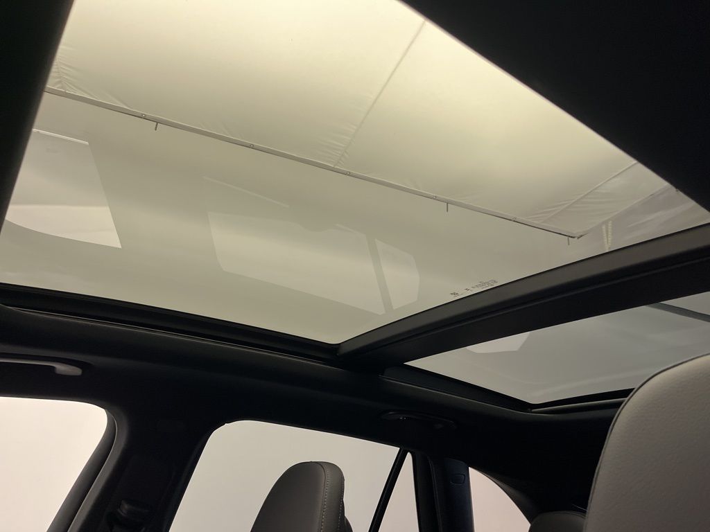 Thumbnail: 2026 Mercedes-Benz GLC - 22