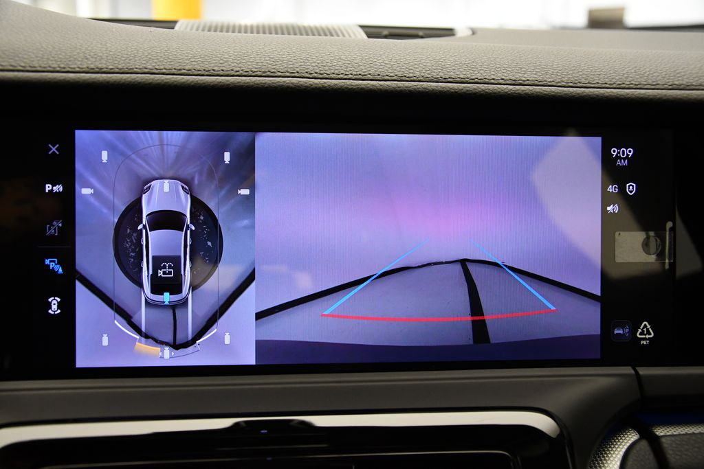 Thumbnail: 2025 Porsche Panamera - 27