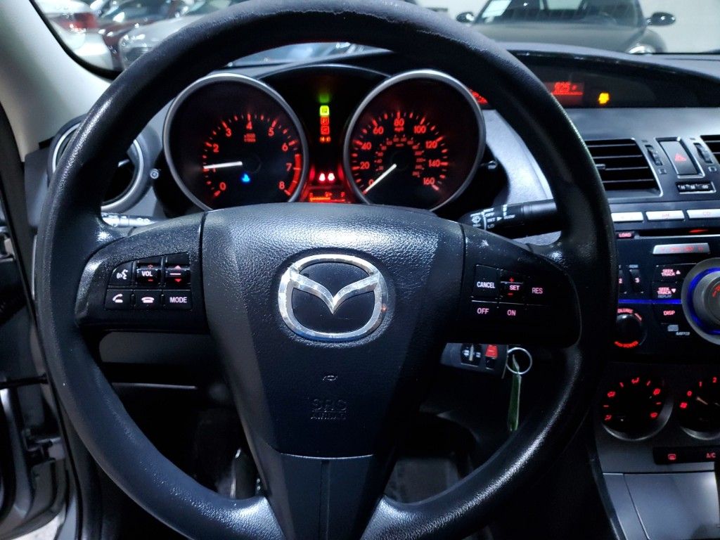 2011 Mazda Mazda3 i Touring 26