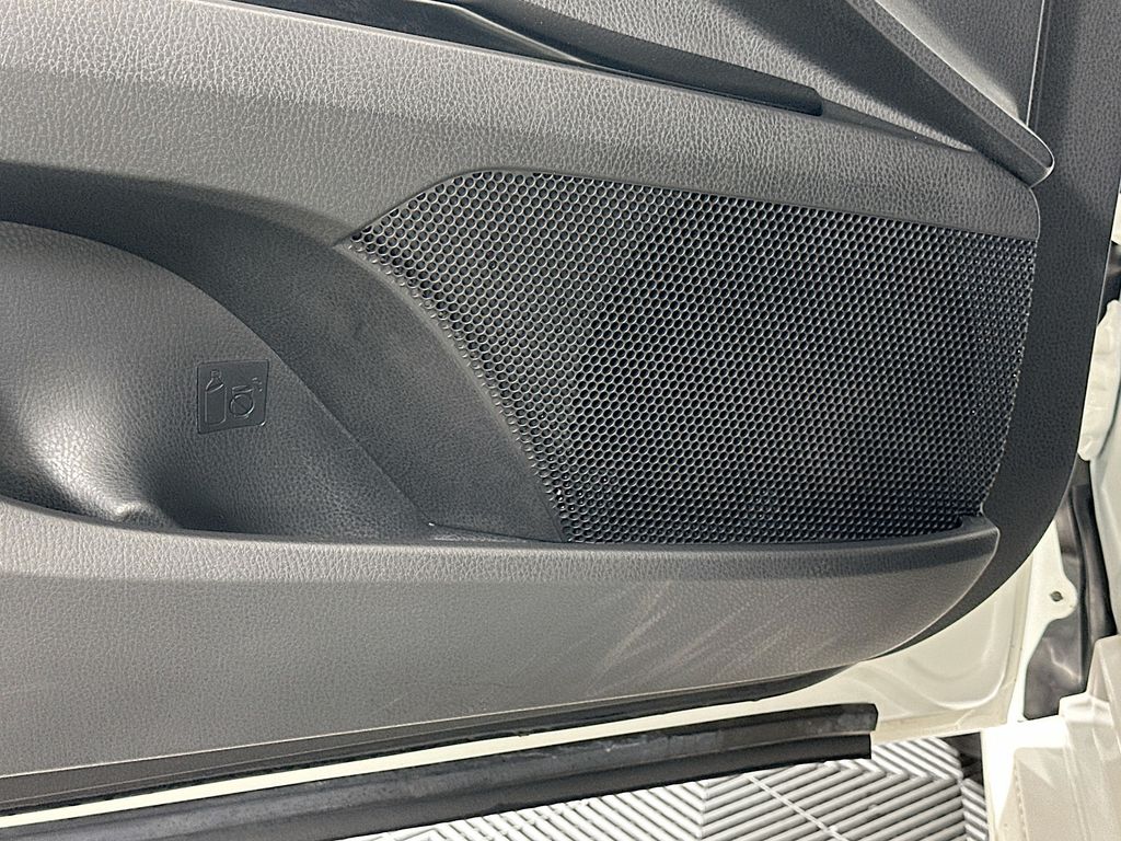 Thumbnail: 2025 Toyota Camry - 18