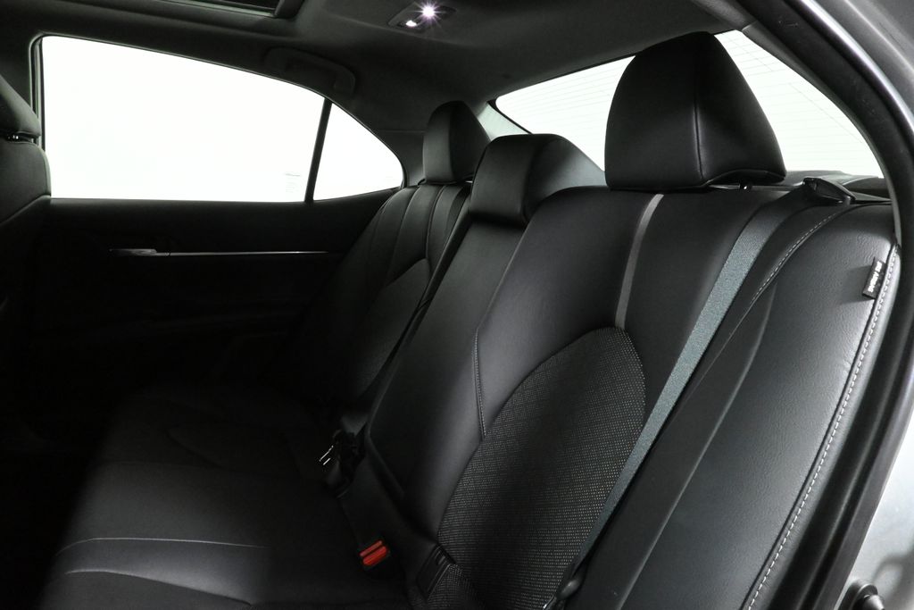 2018 Toyota Camry XSE 4