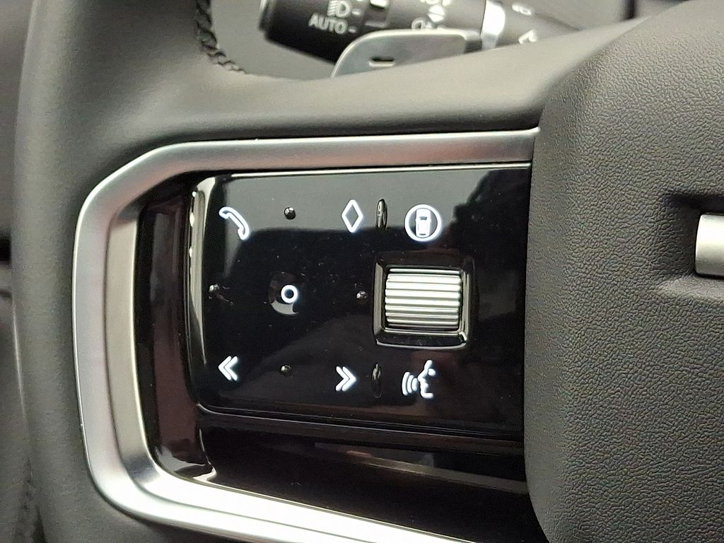 Thumbnail: 2025 Land Rover Discovery Sport - 23