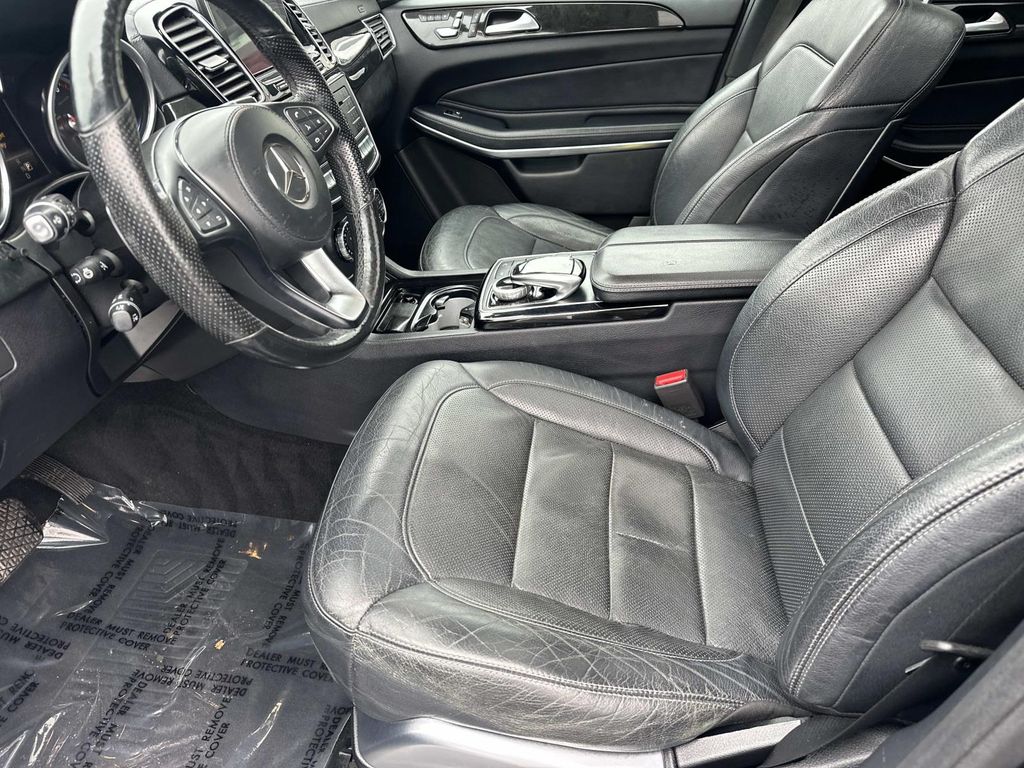 Thumbnail: 2018 Mercedes-Benz GLS - 30