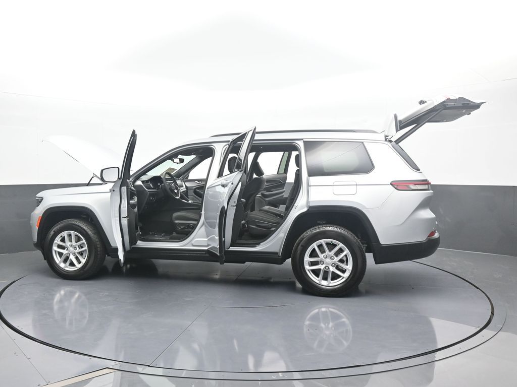 Used 2024 Silver Zynith Jeep Laredo image 75