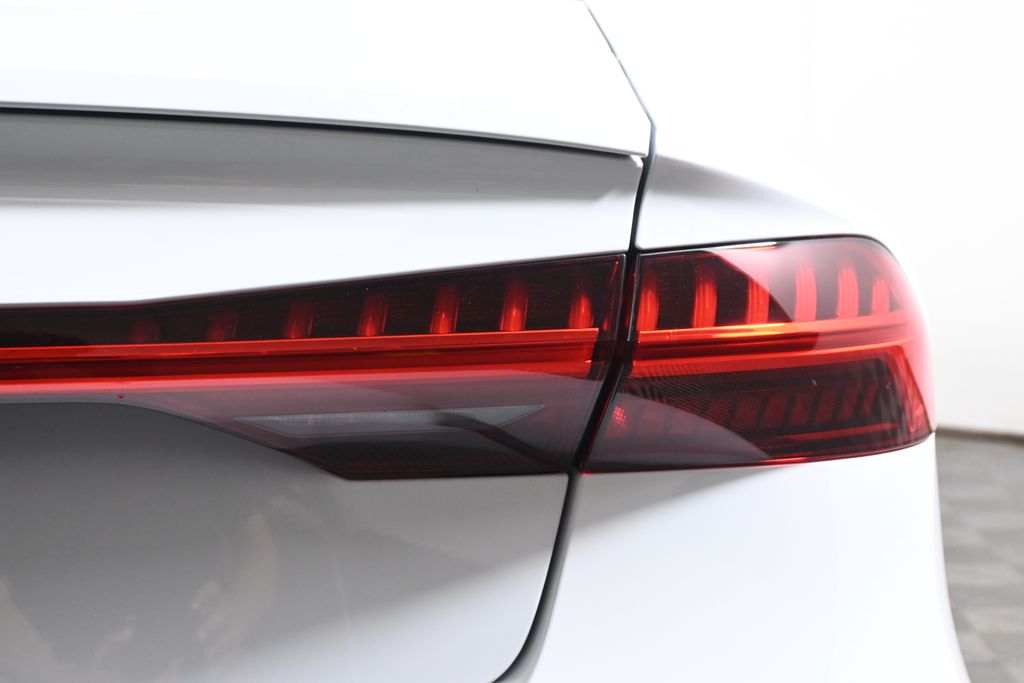 Thumbnail: 2025 Audi RS 7 - 13