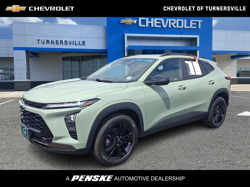 Thumbnail: 2024 Chevrolet Trax - 1