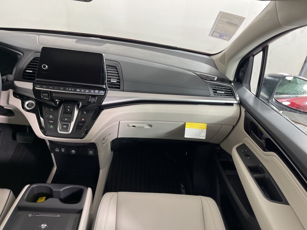 2025 Honda Odyssey Touring 24