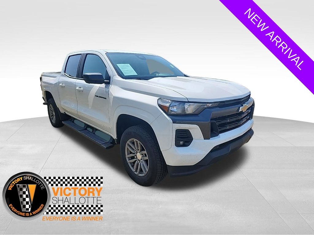 Summit White 2024 Chevrolet Colorado Pickup Truck 4X2 8-Speed Automatic