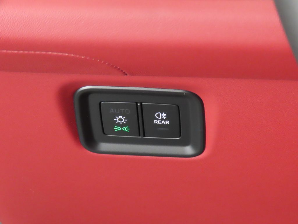 Thumbnail: 2026 Porsche Cayenne - 24