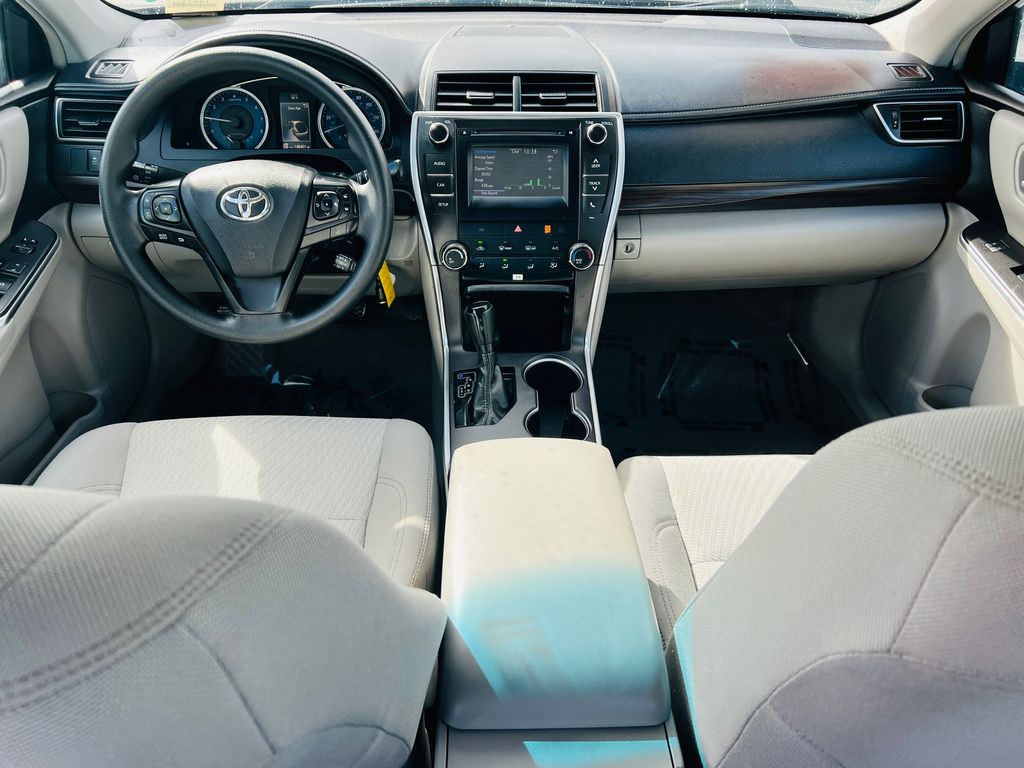 Thumbnail: 2017 Toyota Camry - 30