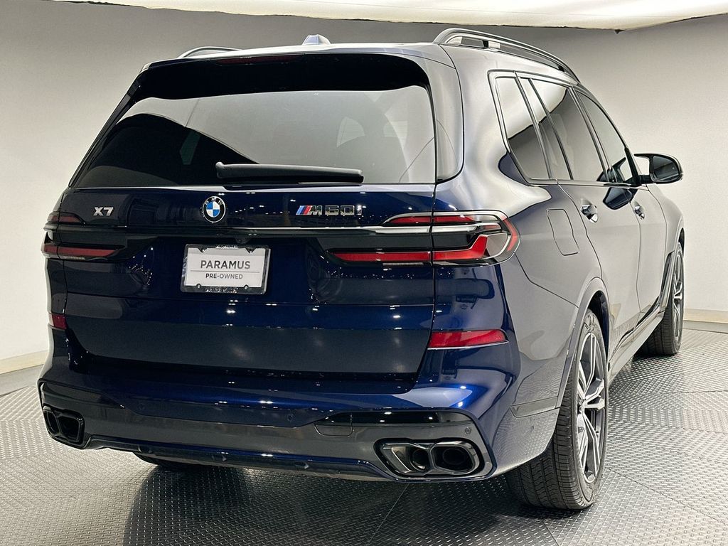 Thumbnail: 2025 BMW X7 - 3