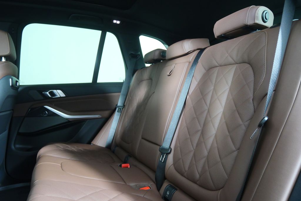 Thumbnail: 2026 BMW X5 - 14