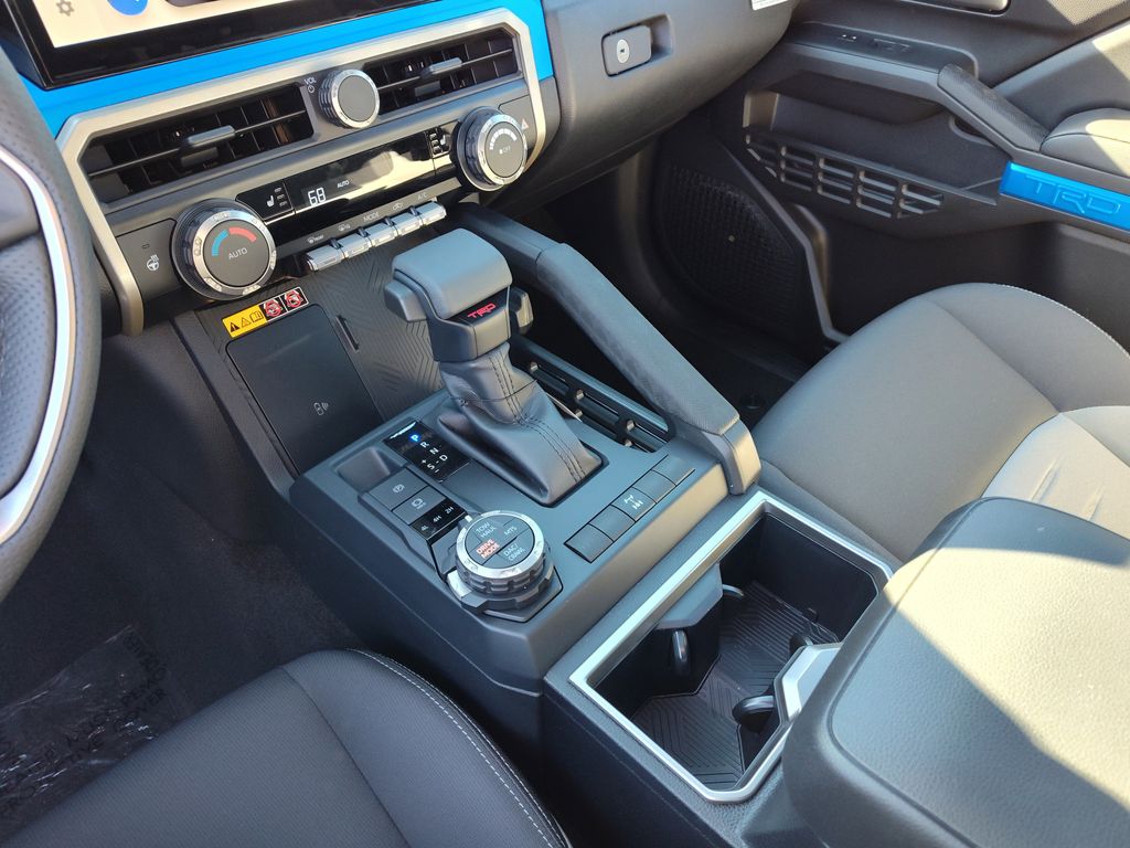 2025 Toyota Tacoma TRD Off Road - Photo 10
