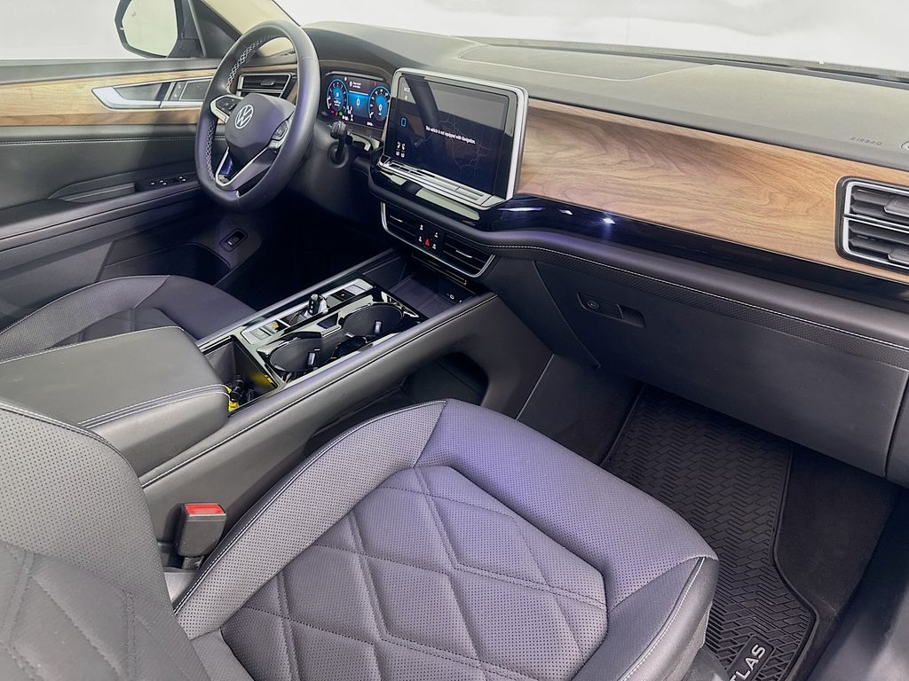 Used Car 2024 Volkswagen Atlas  2.0t Se W/technology For Sale Under $35,000 In Austin, Texas