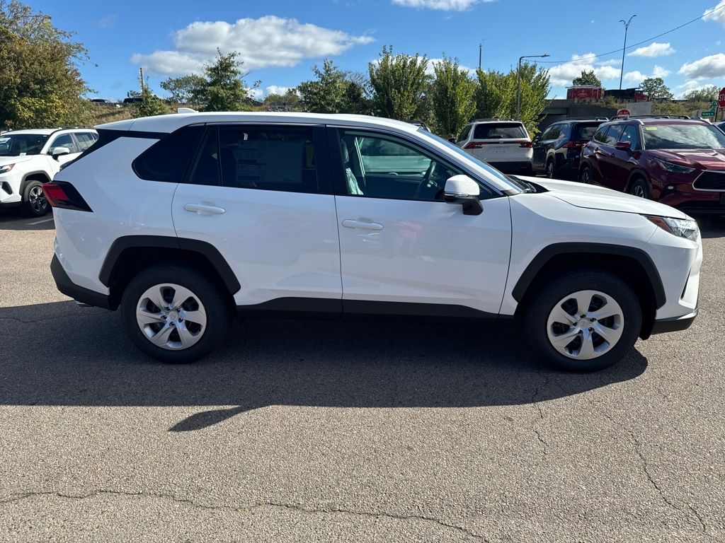 2025 Toyota RAV4 LE photo 8