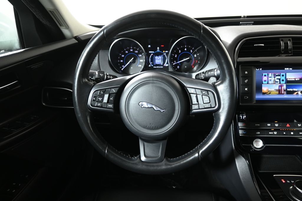 Thumbnail: 2018 Jaguar XE - 18