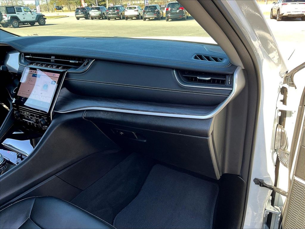 2022 Jeep Grand Cherokee L — photo 13